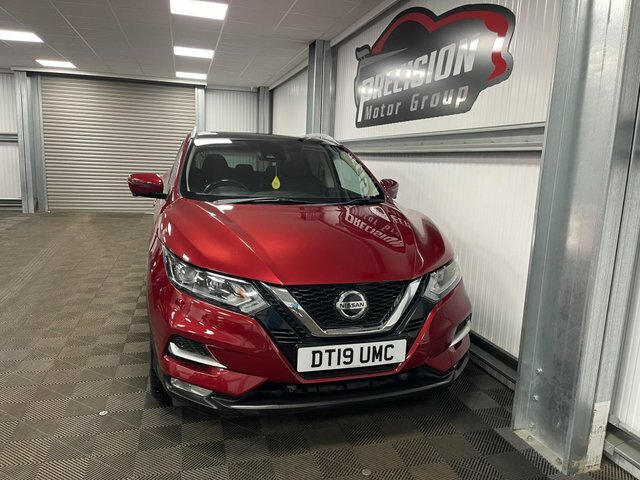 Nissan Qashqai Dig-t N-connecta Euro 6 Red #3