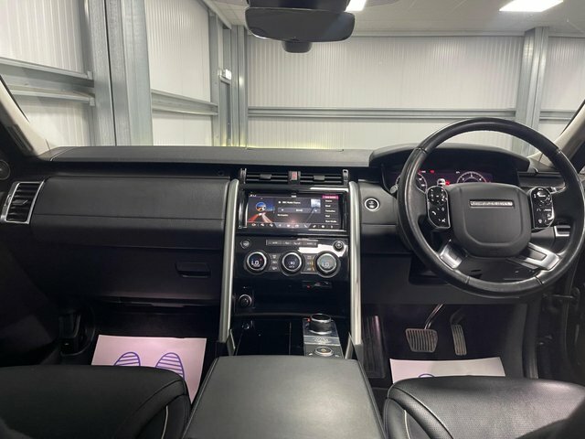 Land Rover Discovery Black #30