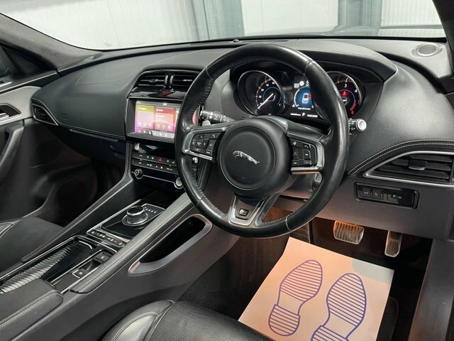 Jaguar F-Pace 300 Sport Black #30