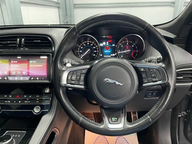 Jaguar F-Pace 300 Sport Black #33