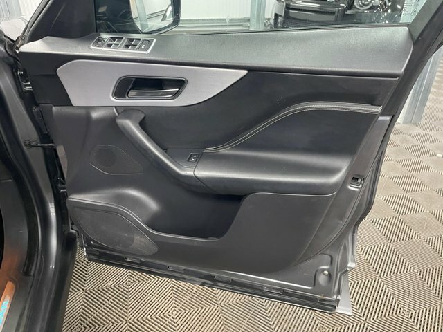 Jaguar F-Pace 300 Sport Black #42