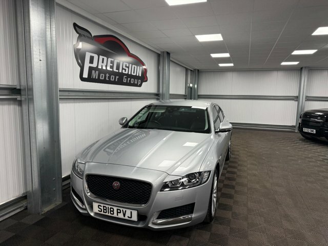 Jaguar XF Prestige Euro 6 Silver #4
