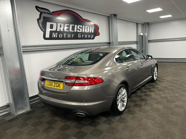 Jaguar XF Saloon Blue #24
