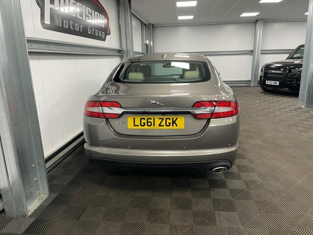 Jaguar XF Saloon Blue #18