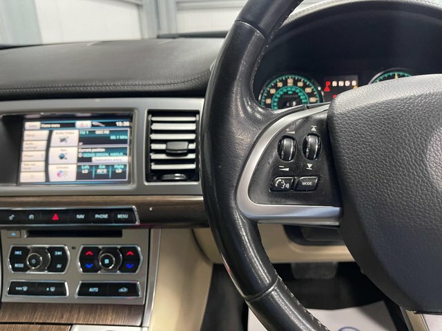 Jaguar XF Saloon Blue #32