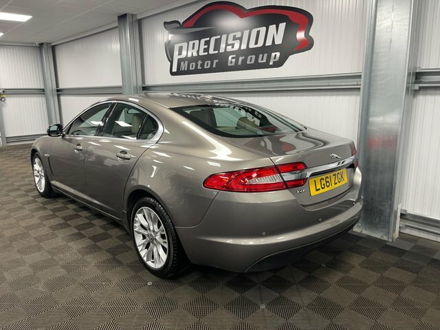 Jaguar XF Saloon Blue #12