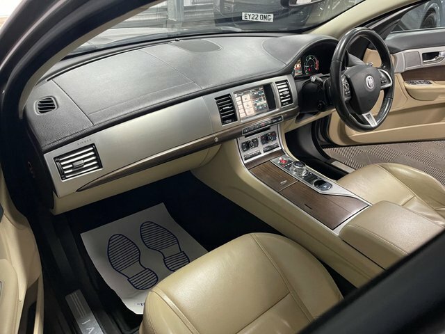 Jaguar XF Saloon Blue #28