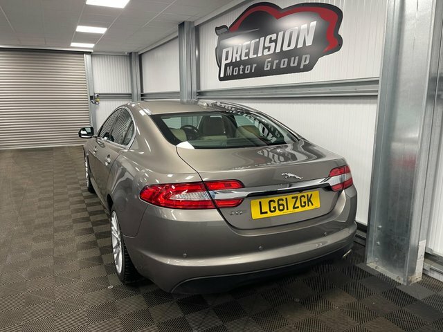 Jaguar XF Saloon Blue #10