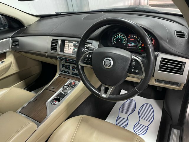 Jaguar XF Saloon Blue #25