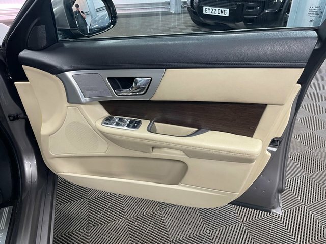 Jaguar XF Saloon Blue #38