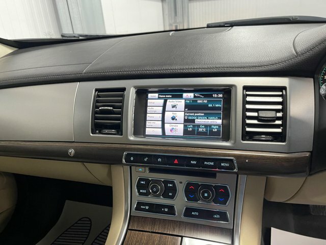 Jaguar XF Saloon Blue #35
