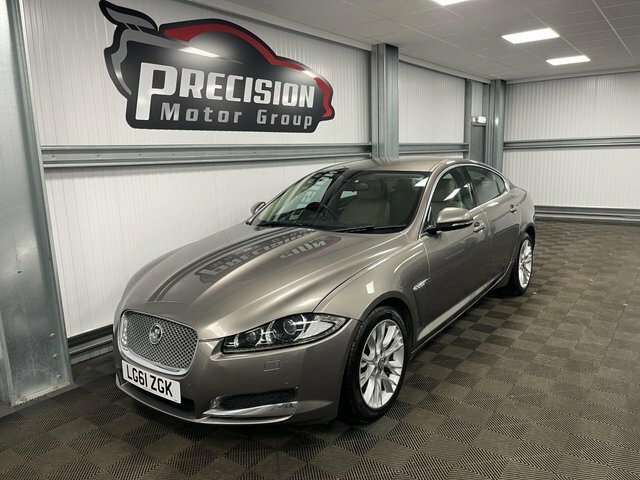 Jaguar XF Saloon Blue #9