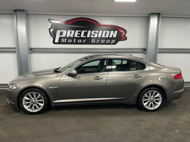 Jaguar XF Saloon Blue #15