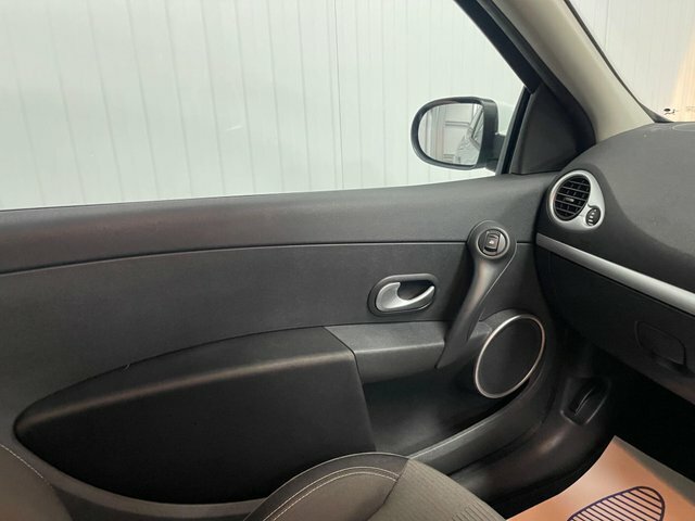 Renault Clio Clio I-music 16V Blue #27