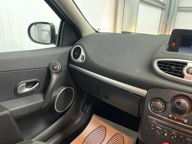 Renault Clio Clio I-music 16V Blue #28