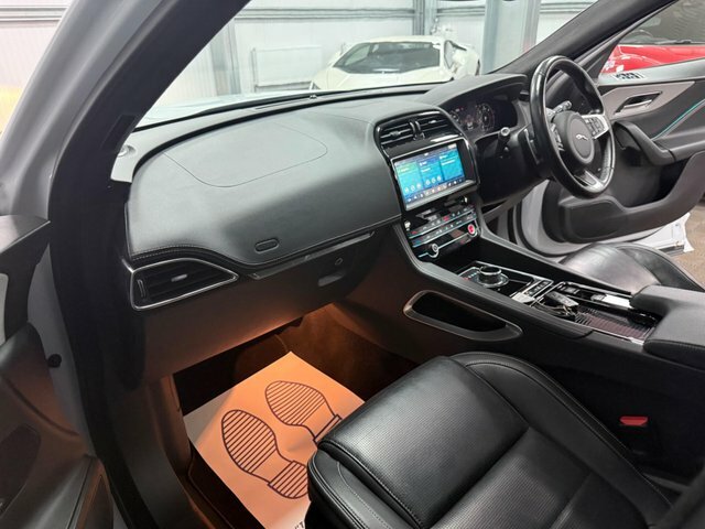 Jaguar F-Pace F-pace 2.0 D180 Portfolio Awd Euro 6 Ss Silver #30