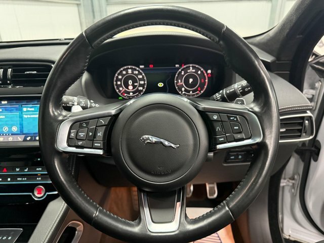 Jaguar F-Pace F-pace 2.0 D180 Portfolio Awd Euro 6 Ss Silver #27