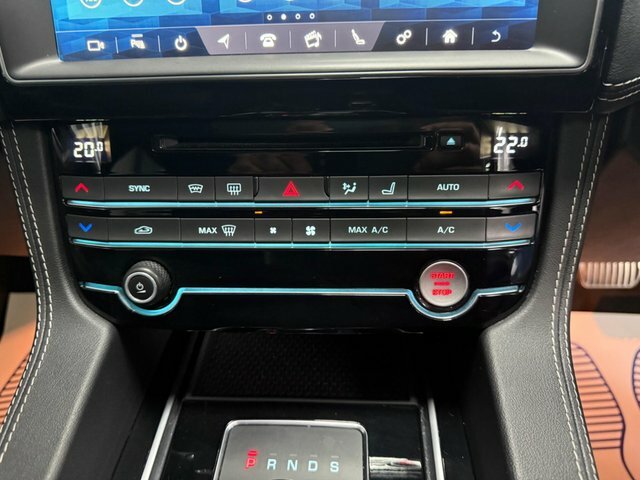 Jaguar F-Pace F-pace 2.0 D180 Portfolio Awd Euro 6 Ss Silver #40