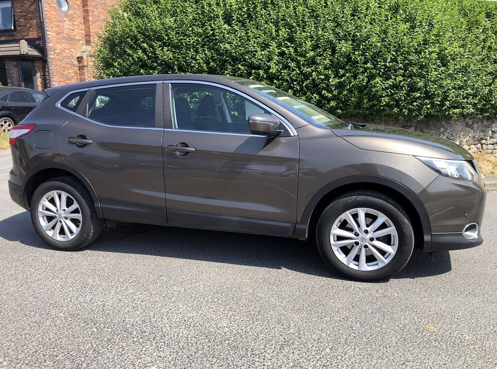 Nissan Qashqai Hatchback 1.6 Dci Acenta Turbo Ha Beige #2