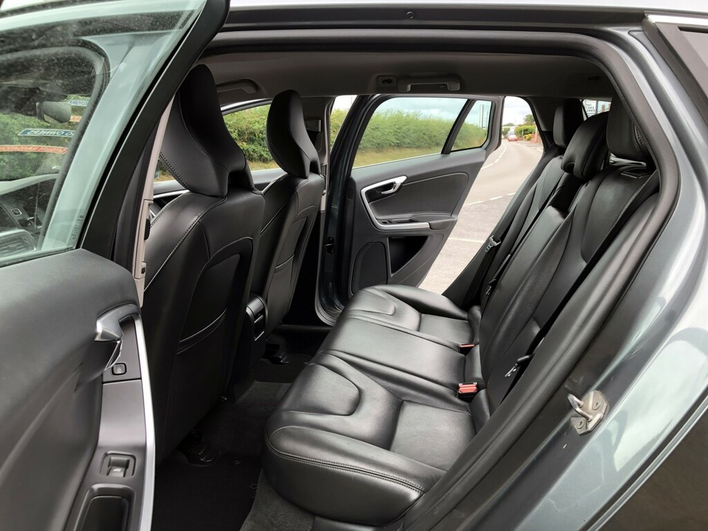 Volvo V60 Estate 2.4 Se Nav D5 Twin Engine Plug-in-hy Grey #5