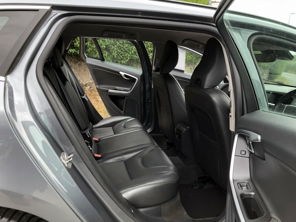 Volvo V60 Estate 2.4 Se Nav D5 Twin Engine Plug-in-hy Grey #6
