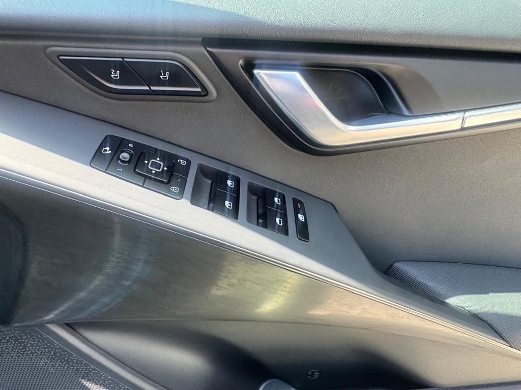 Kia Niro 2 Black #30