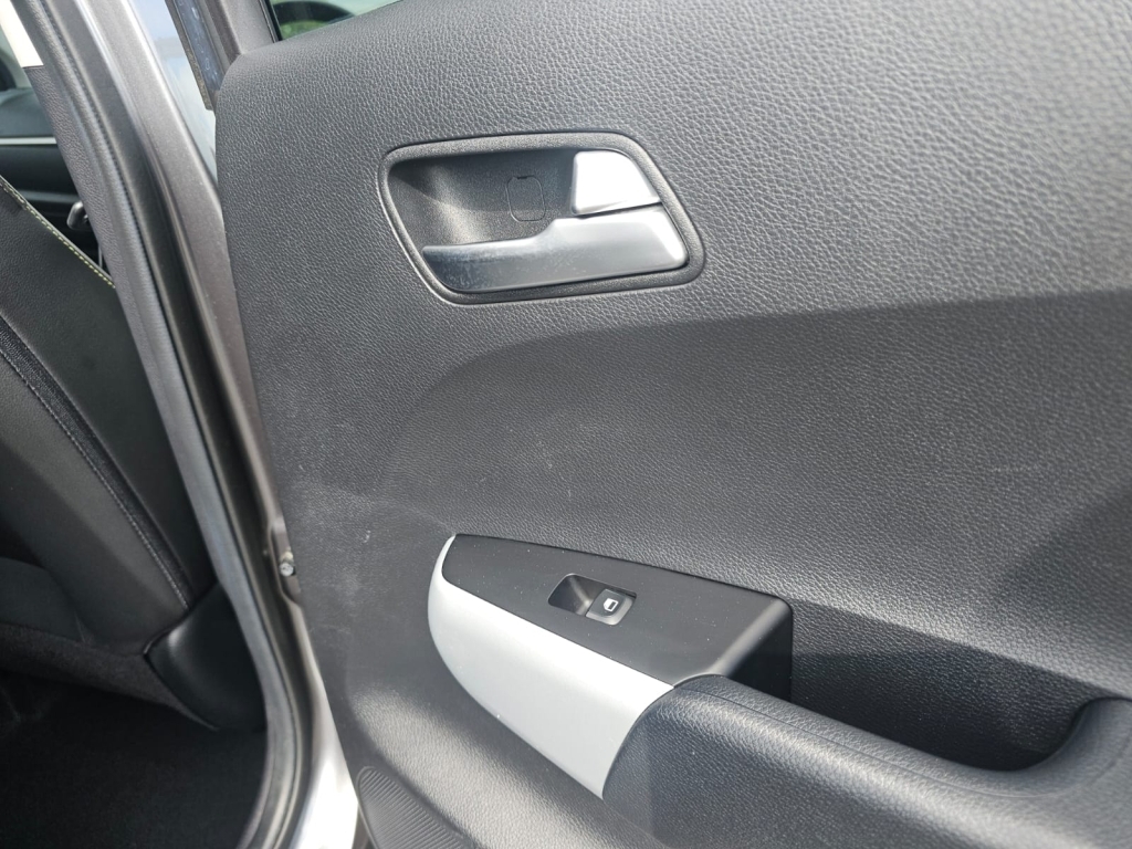 Kia Picanto 1.0 2 4 Seats White #33