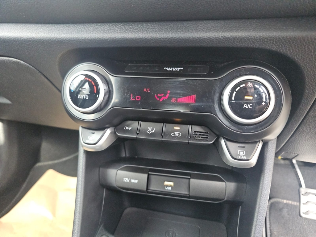 Kia Picanto 1.0 2 4 Seats White #19