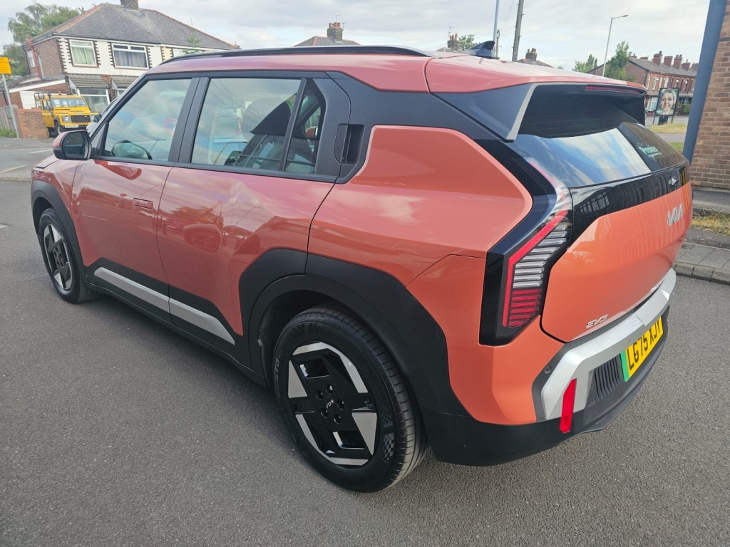 Kia EV3 Air Orange #4