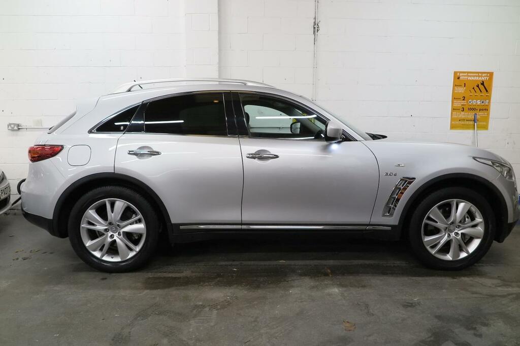 Infiniti QX70 3.0D Gt Silver #3