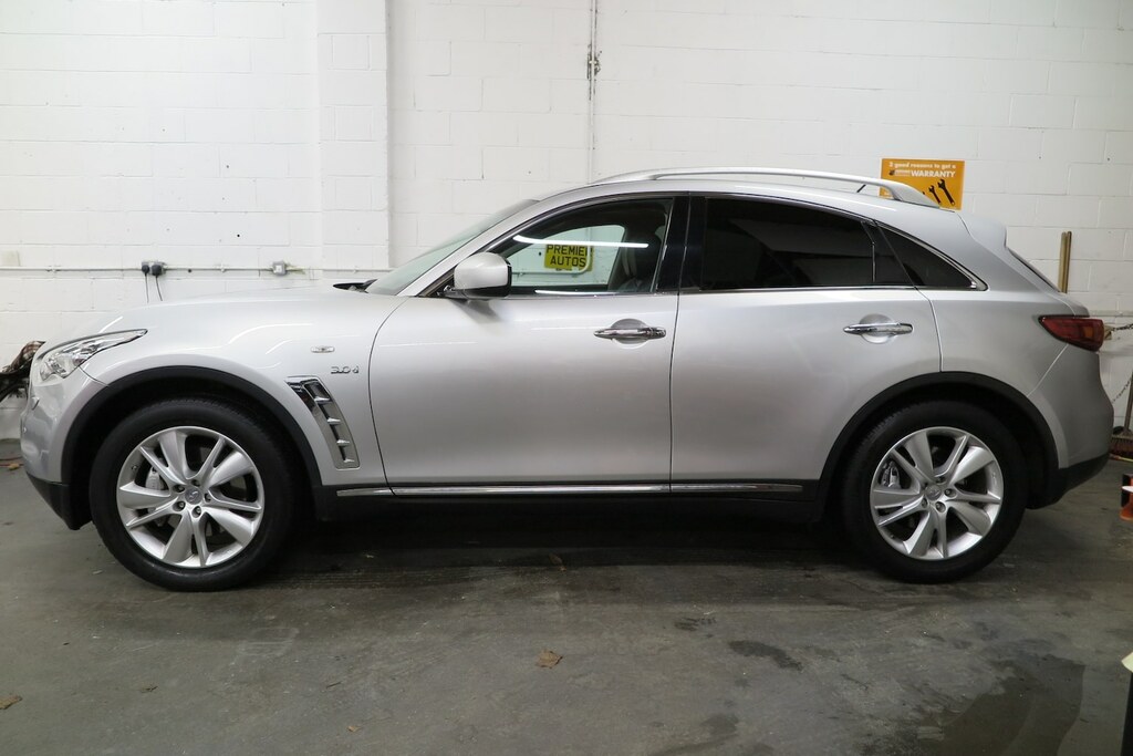 Infiniti QX70 3.0D Gt Silver #4