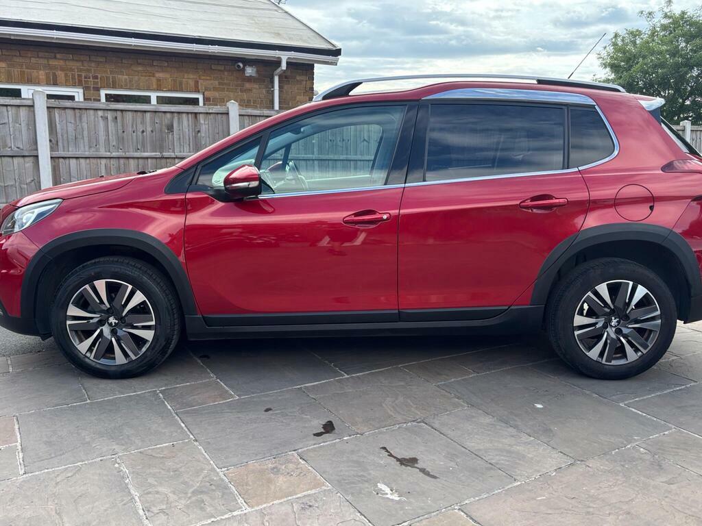 Peugeot 2008 Allure Premium Green #9