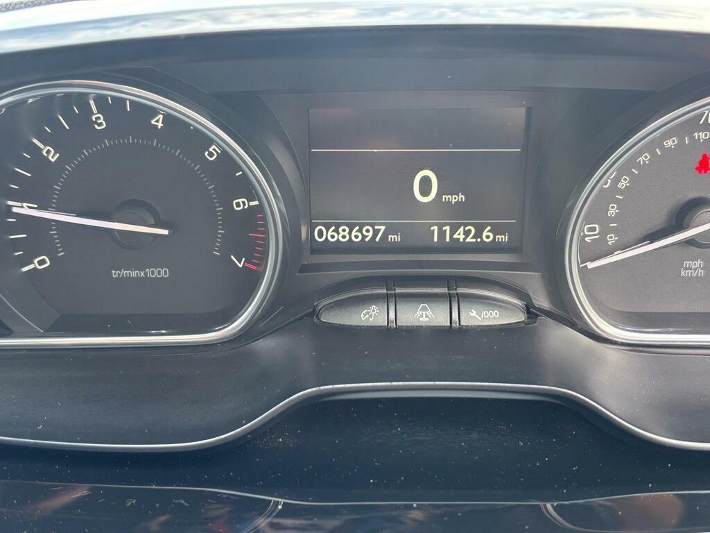 Peugeot 2008 Allure Premium Green #23