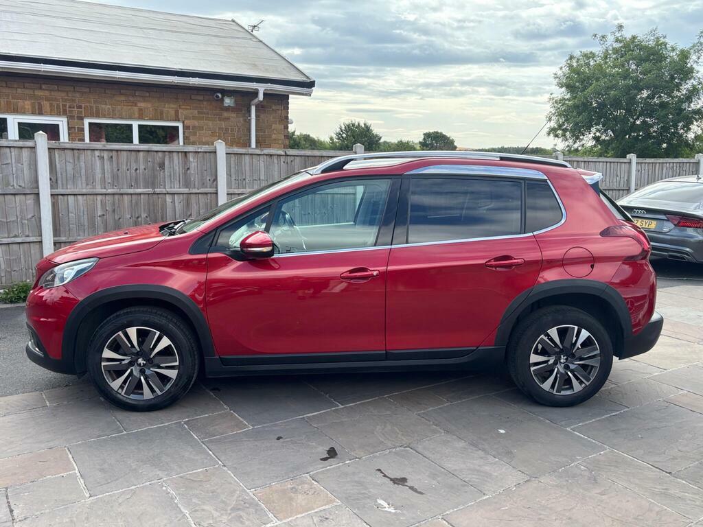 Peugeot 2008 Allure Premium Green #8