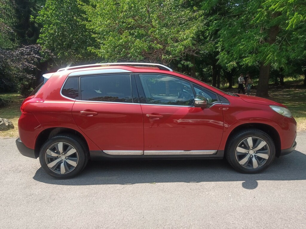 Peugeot 2008 Active White #7