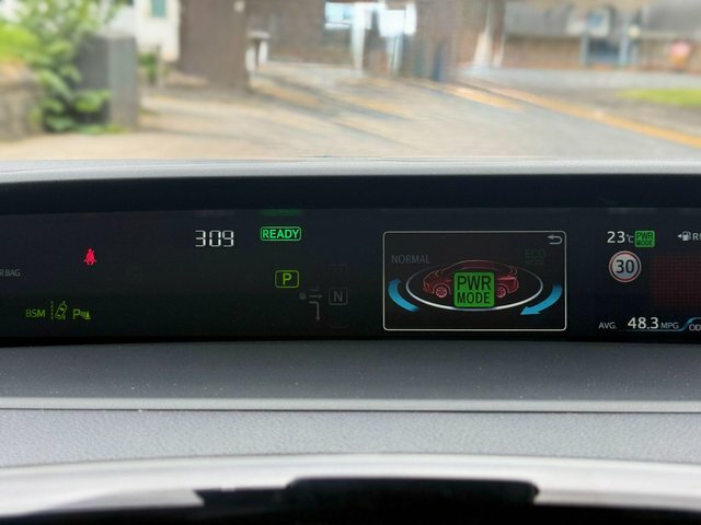 Toyota Prius+ Business Edition Plus Grey #32