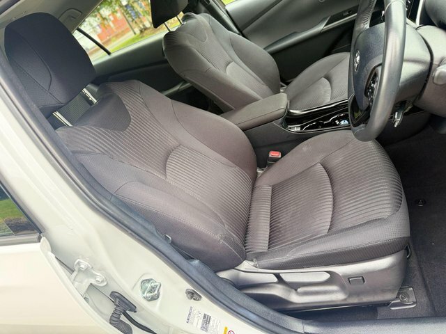 Toyota Prius+ Business Edition Plus Grey #40