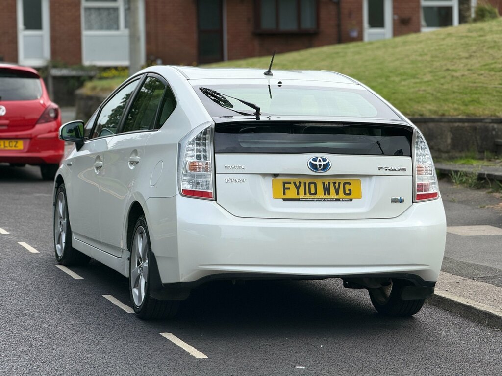 Toyota Prius 1.8 Vvt-h T Spirit Hatchback Hybrid Cvt White #6