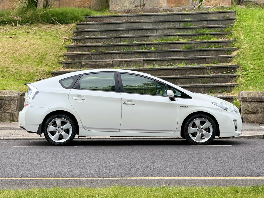Toyota Prius 1.8 Vvt-h T Spirit Hatchback Hybrid Cvt White #5