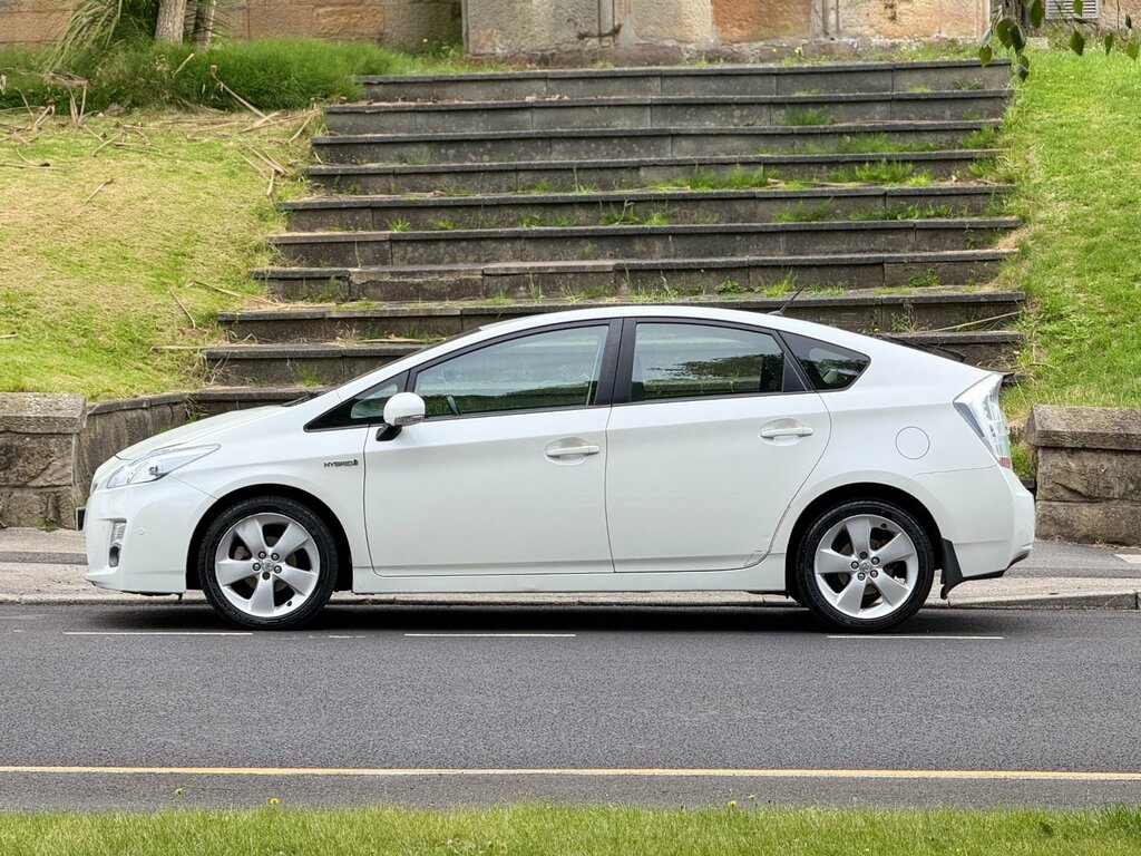 Toyota Prius 1.8 Vvt-h T Spirit Hatchback Hybrid Cvt White #4