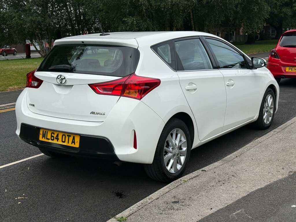Toyota Auris 1.33 Dual Vvt-i Icon Hatchback E White #5