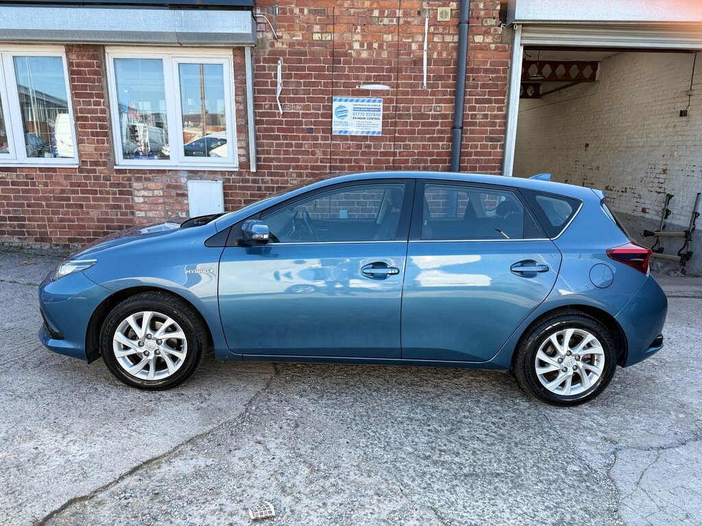 Toyota Auris 1.8 Vvt-h Icon Tech Hatchback Hybrid Cv Blue #4