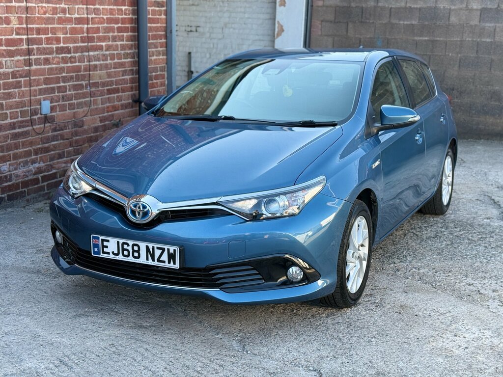 Toyota Auris 1.8 Vvt-h Icon Tech Hatchback Hybrid Cv Blue