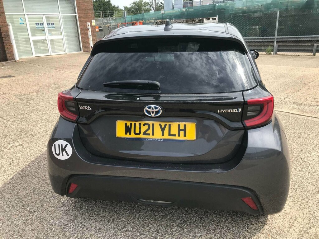 Toyota Yaris 1.5 Vvt-h Design Hatchback Hybrid E-cvt Grey #4