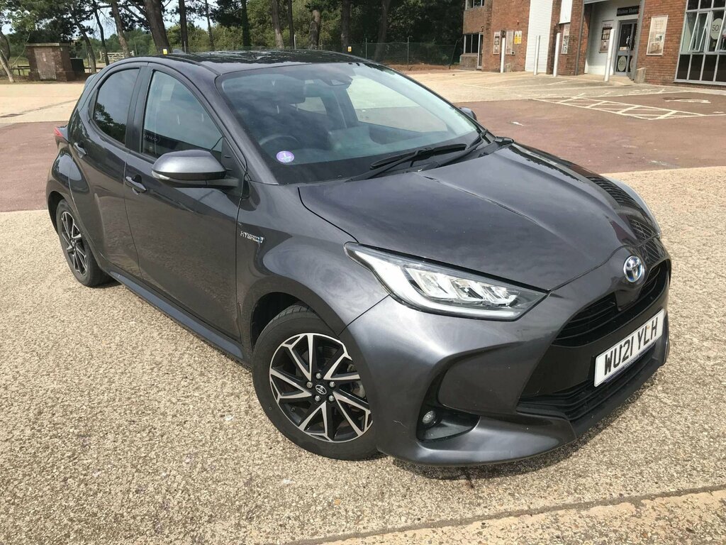 Toyota Yaris 1.5 Vvt-h Design Hatchback Hybrid E-cvt Grey #2