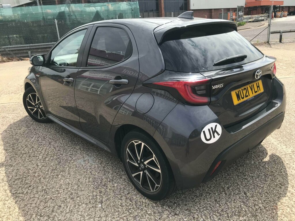 Toyota Yaris 1.5 Vvt-h Design Hatchback Hybrid E-cvt Grey #3