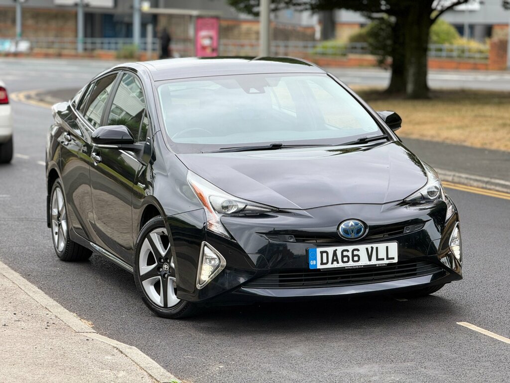 Toyota Prius+  Brown #69
