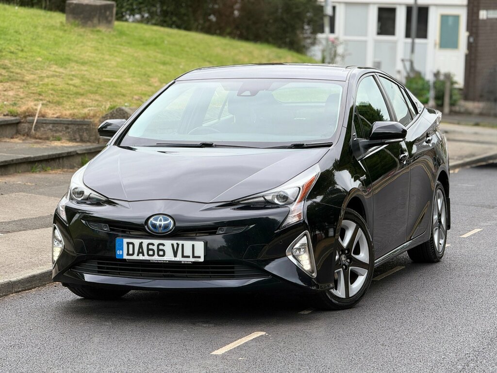 Toyota Prius+  Brown #68