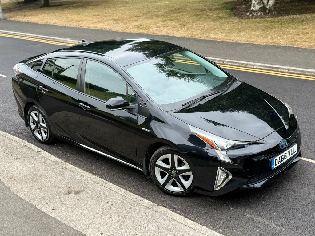 Toyota Prius+  Brown #60