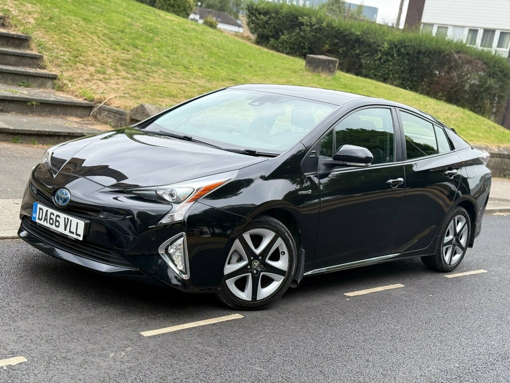 Toyota Prius+  Brown #65